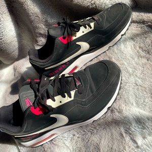 Men’s Nike Air Max shoes 10.5